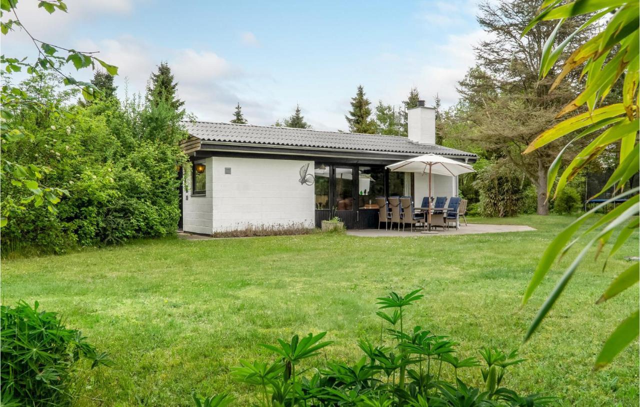 Amazing Home In Kalundborg With Kitchen Exterior photo